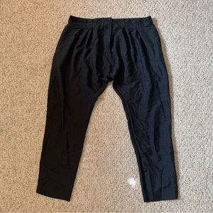 Elizabeth and James Women’s Silk Black Pants Size Medium